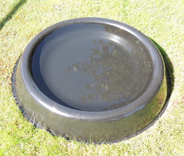 Flexible Rubber Bath Pan for Hawks or Falcons 16 inch diameter